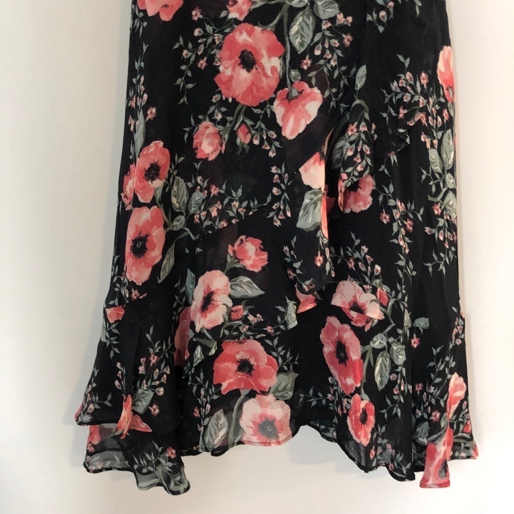 Black Swan Dress with Roses XS - Picture 10 of 10